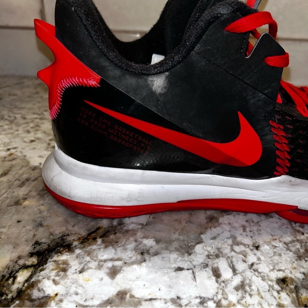 Nike Labron James Witness 5 Black and Red Basketball Shoes - Picture 3 of 7